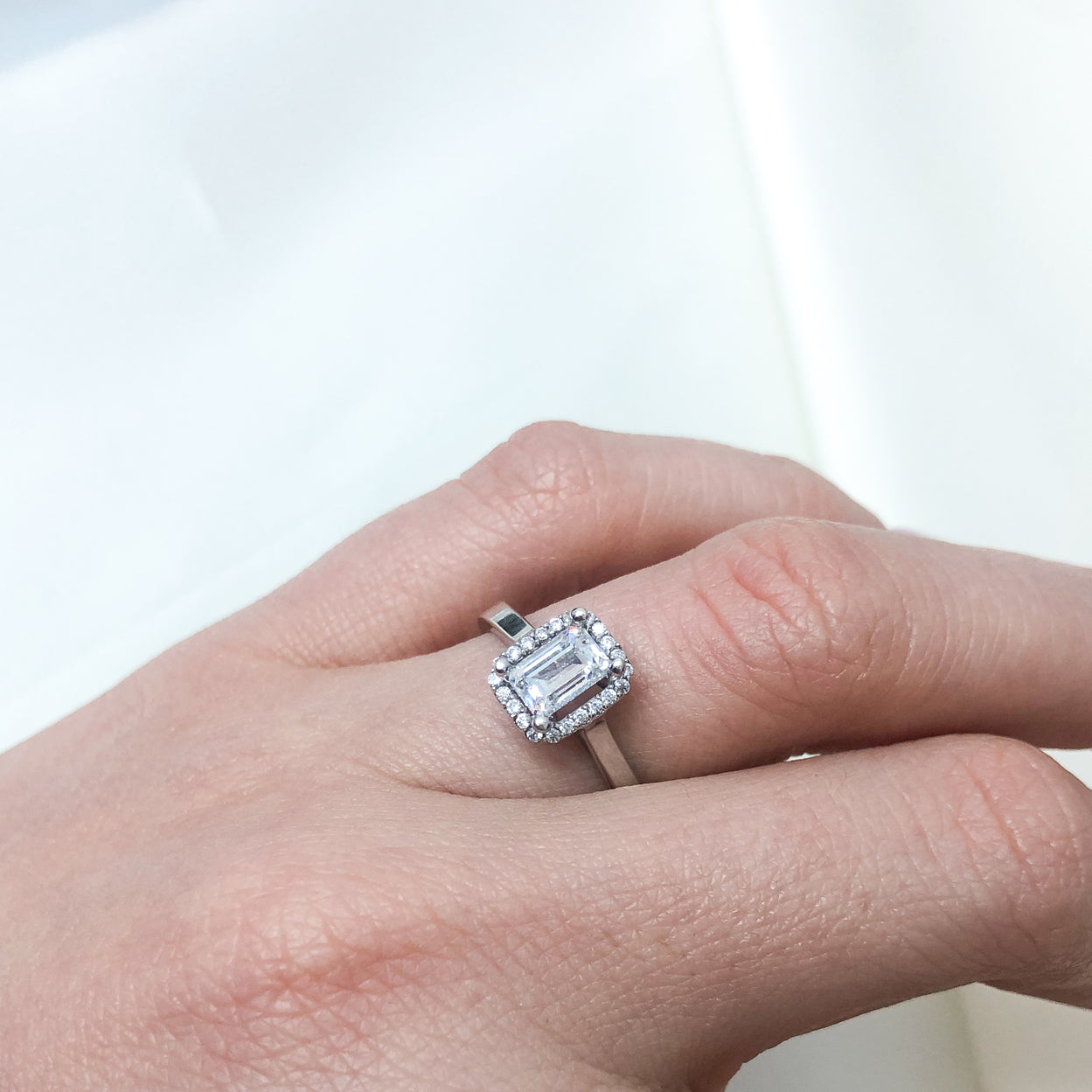 Inel Aur Alb 14k cu Pietre Albe - Bijuteria Cleopatra